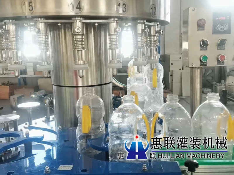 18頭桶裝醬油醋灌裝機(jī)