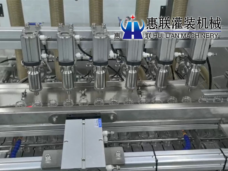 六頭沙拉醬灌裝機(jī)